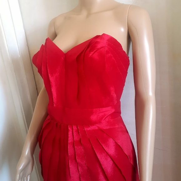 MAXANDCLEO  RED APPLE STRAPLESS PLEATED RUCHED SHORT PROM DRESS SIZE 10 - Picture 4 of 9